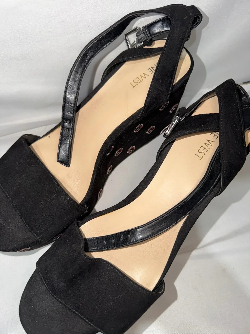 Nine West Shoes Keely Black Suede Platform Wedge Sandals Embroidered Floral 9.5